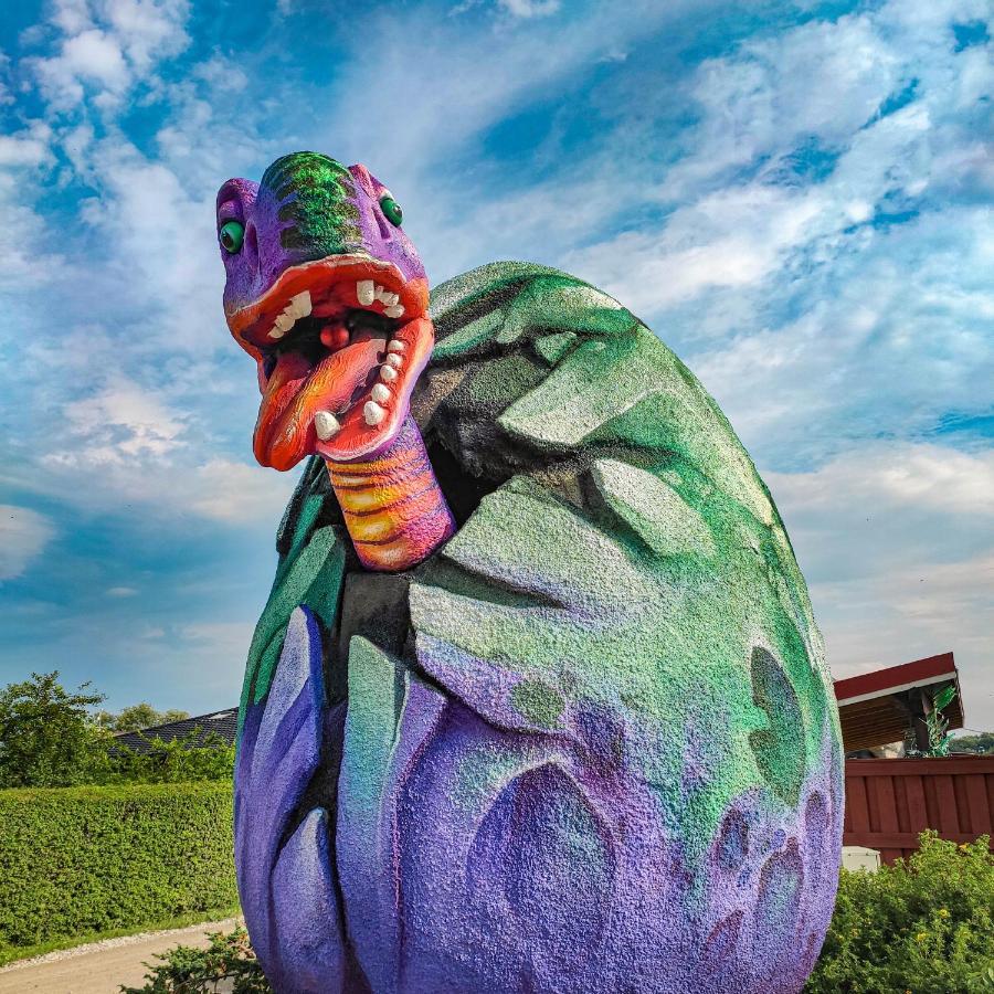 Radailiu Dvaras - Dinosaur Park Radailiai Exterior photo