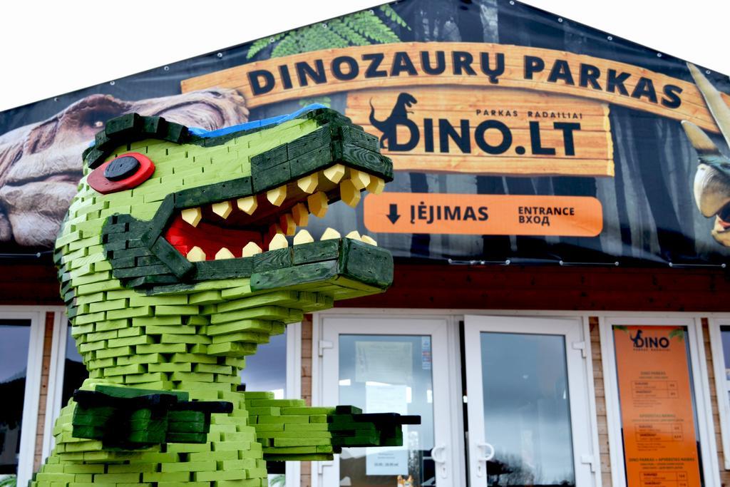 Radailiu Dvaras - Dinosaur Park Radailiai Exterior photo